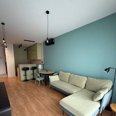 Alquiler de un elegante piso de 2 habitaciones, 49 m², con jardín privado en Cracovia, Polonia